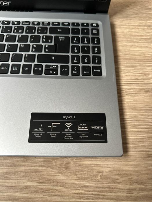 ACER Aspire 3 .СТАН НОВОГО.Не використовувався НІКОЛИ!!

acer