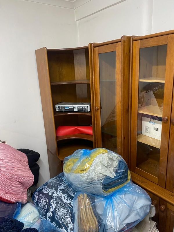 Móvel de sala em madeira maciça de cerejeira