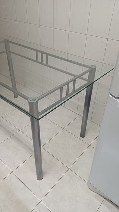 Mesa de cozinha ou sala com oferta de 4 cadeiras