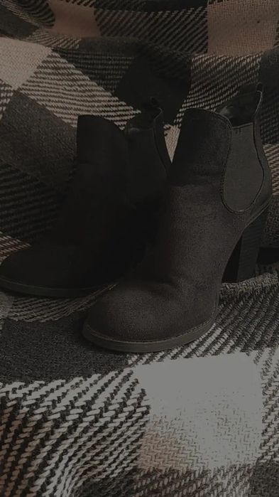 Продам женские сапоги
