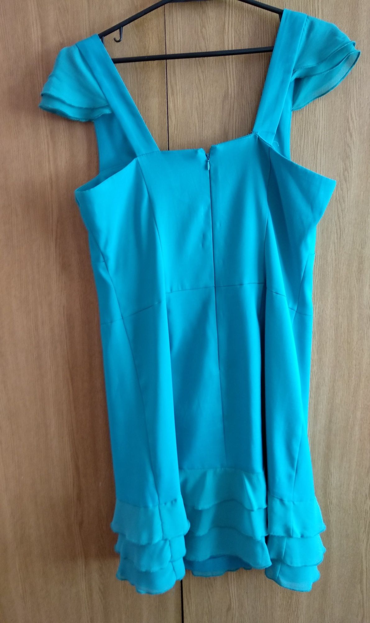 Niebieska sukienka 42