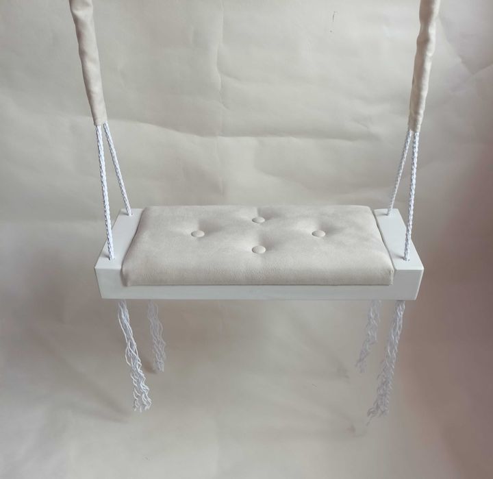 Huśtawka malowana tapicerowana dla dzieci