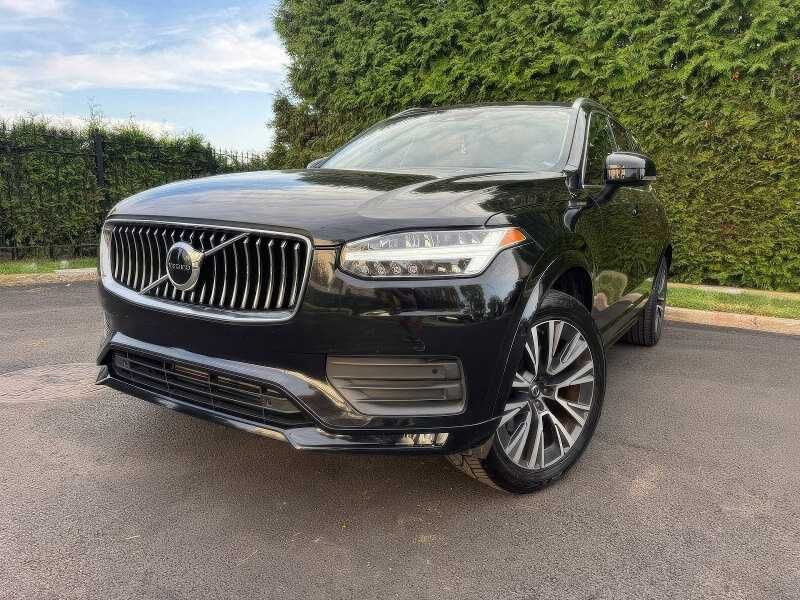 2022 Volvo XC90 T5 Momentum