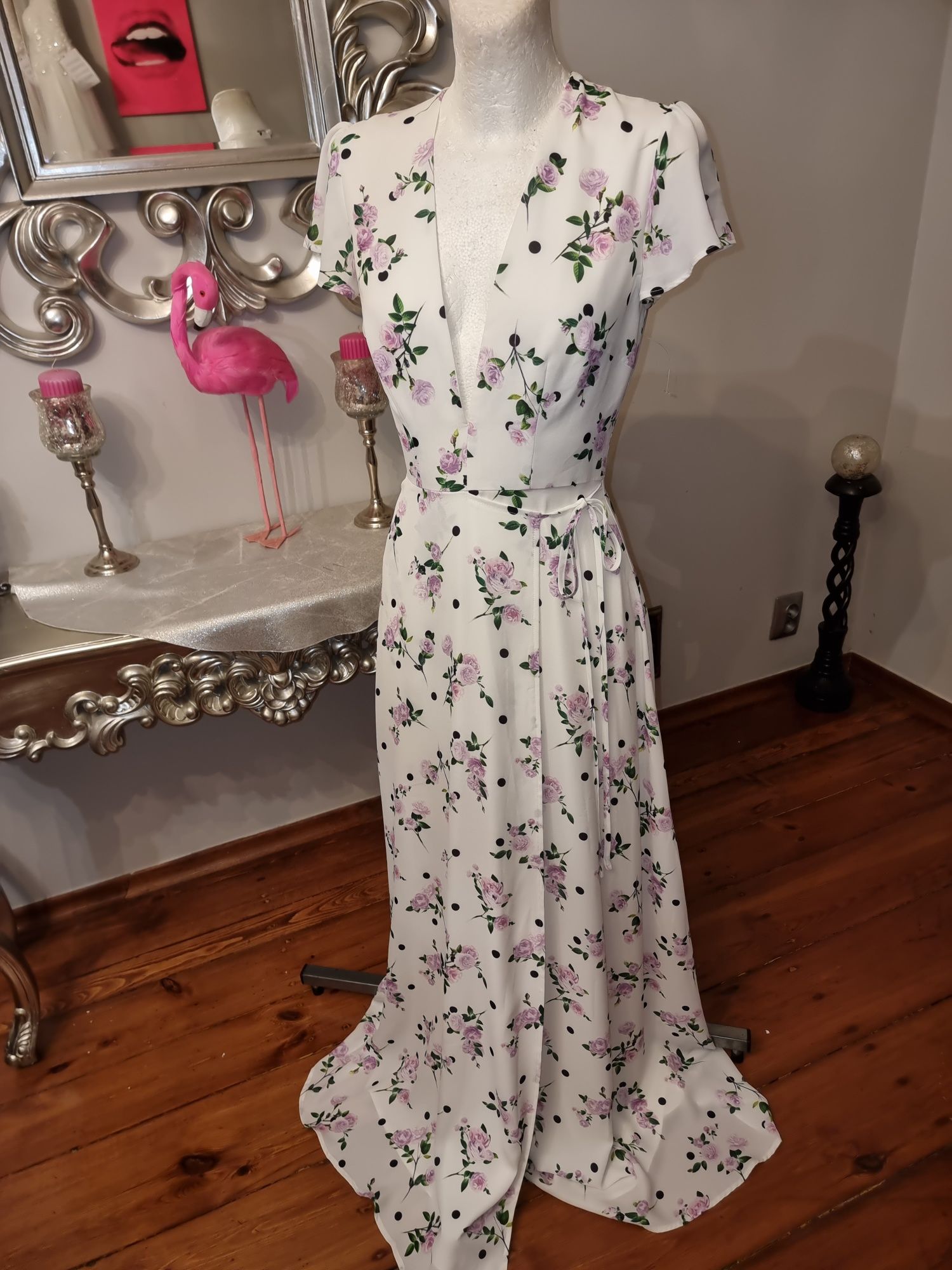 Długa zwiewna sukienka JARLO biała w róże r 34 maxi  model Florence