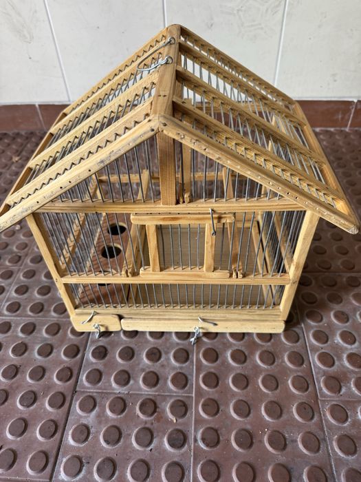 Gaiola de madeira artesanal para piriquito