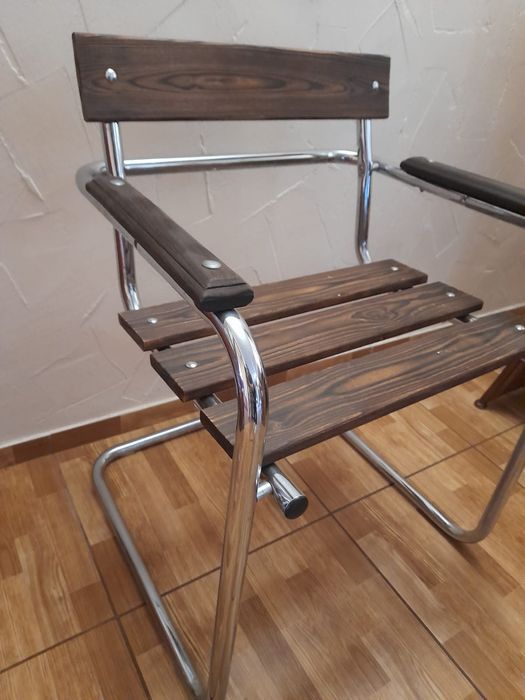 Продам стільці в наявності 2 шт