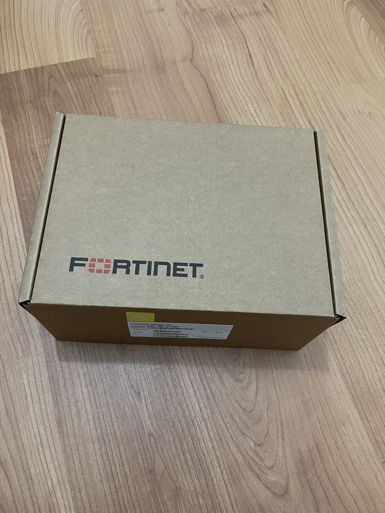 Fortigate FortiWiFi 40F (firewall/router/switch/wifi/AP) - Novo