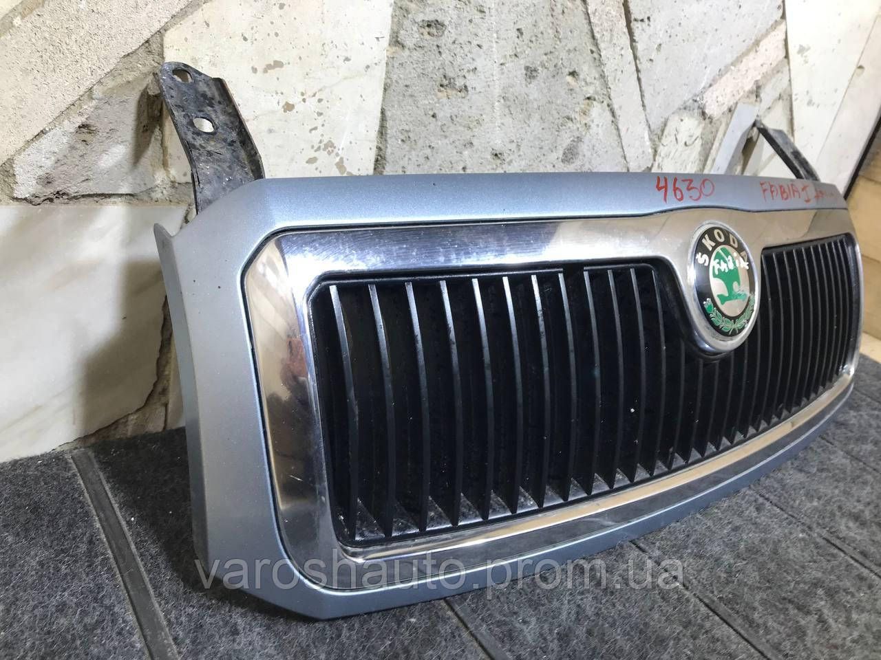 Ришітка радіатора дорестайл Skoda Fabia I 6Y0853668 4630