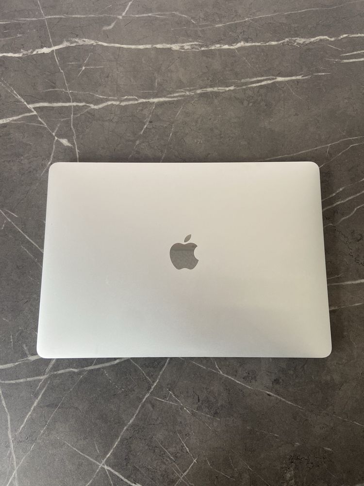 Macbook Pro M2 2022 8/256GB циклів 48