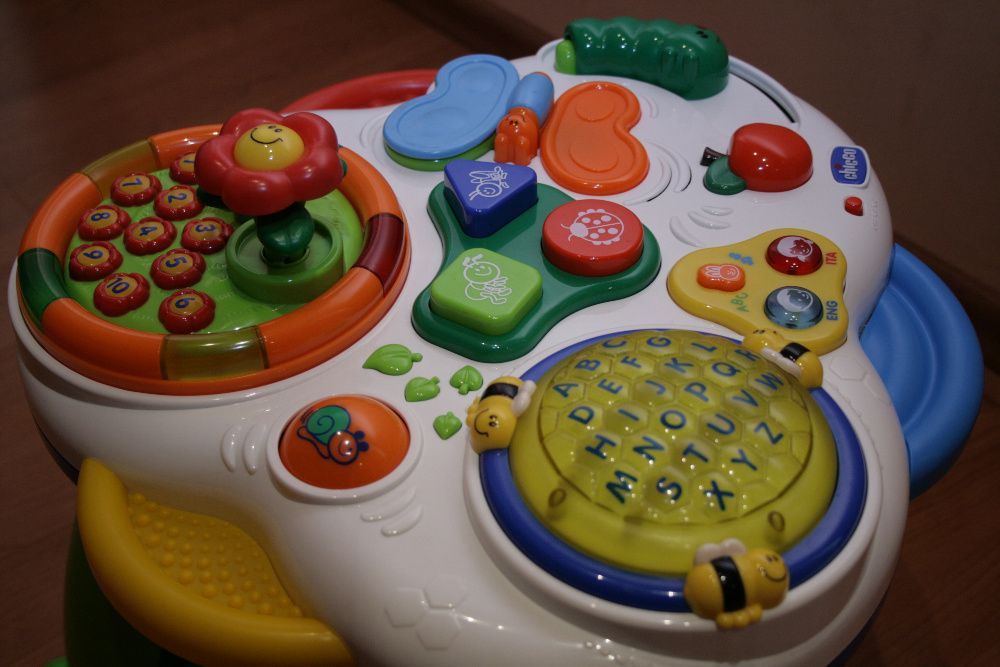 Fisher Price stolik edukacyjny