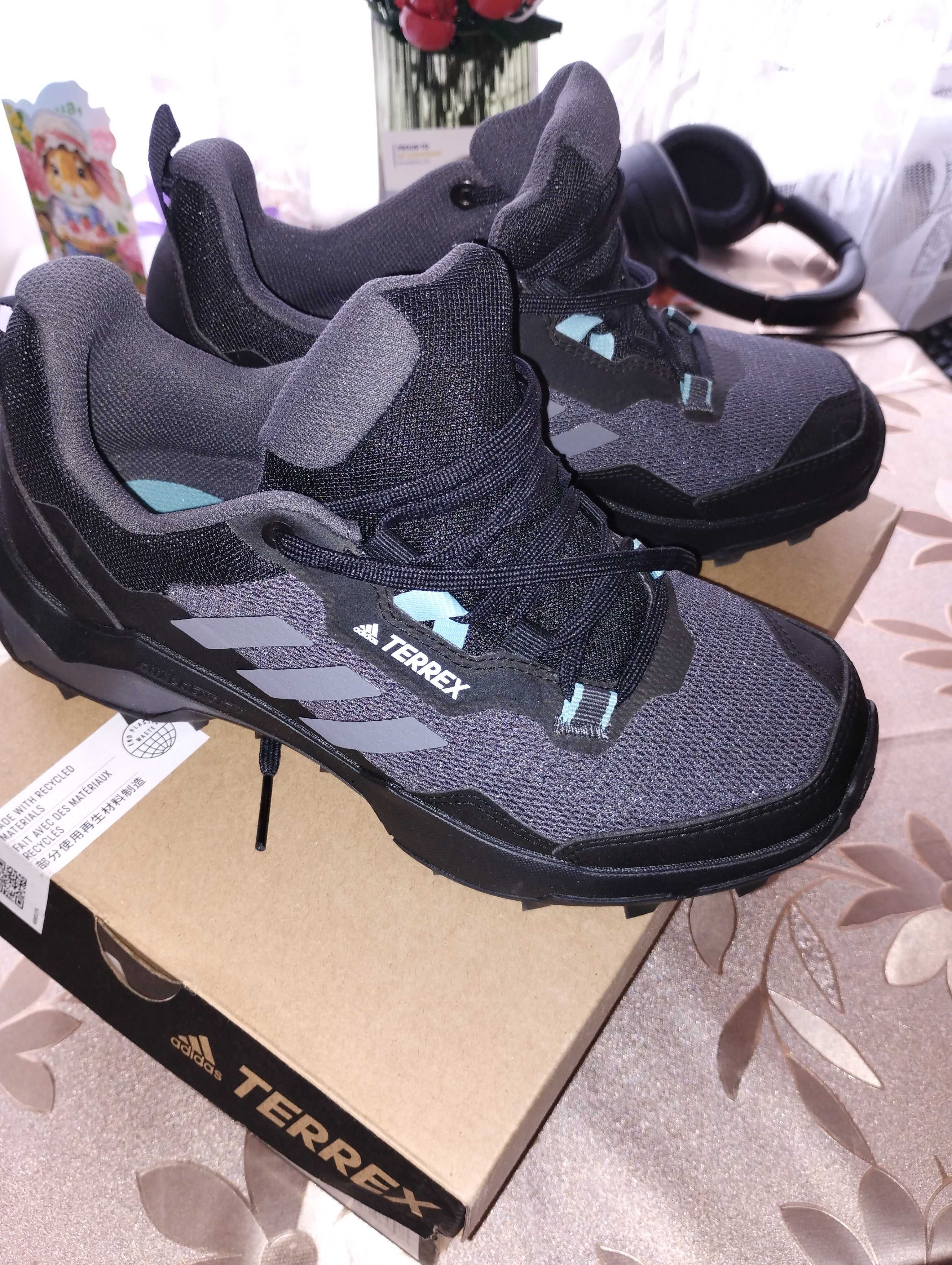 Кроссовки Adidas Terrex р.7,5