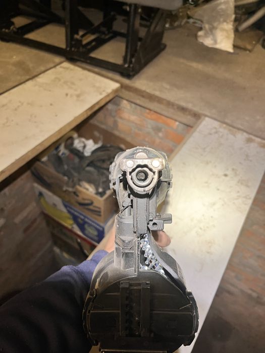 Продам пневмотпистолет для битумной черепицы