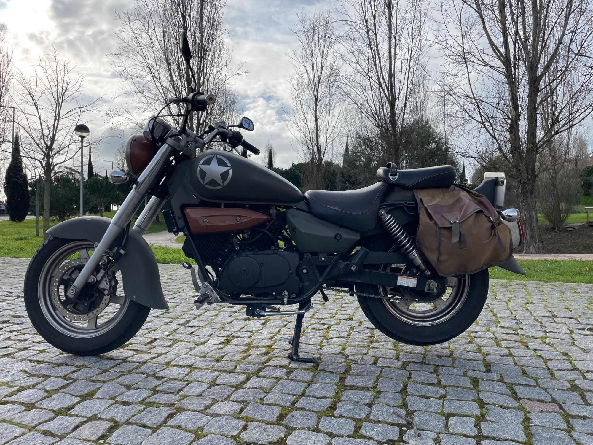 Mota Hyosung Aquila GV