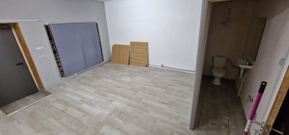 Espaço comercial /escritório [40m² c/ WC])