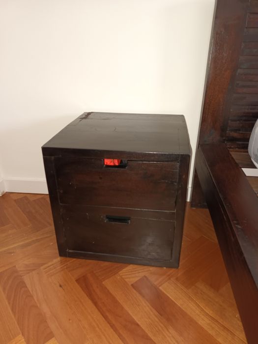 Cama + mesas de cabeceira