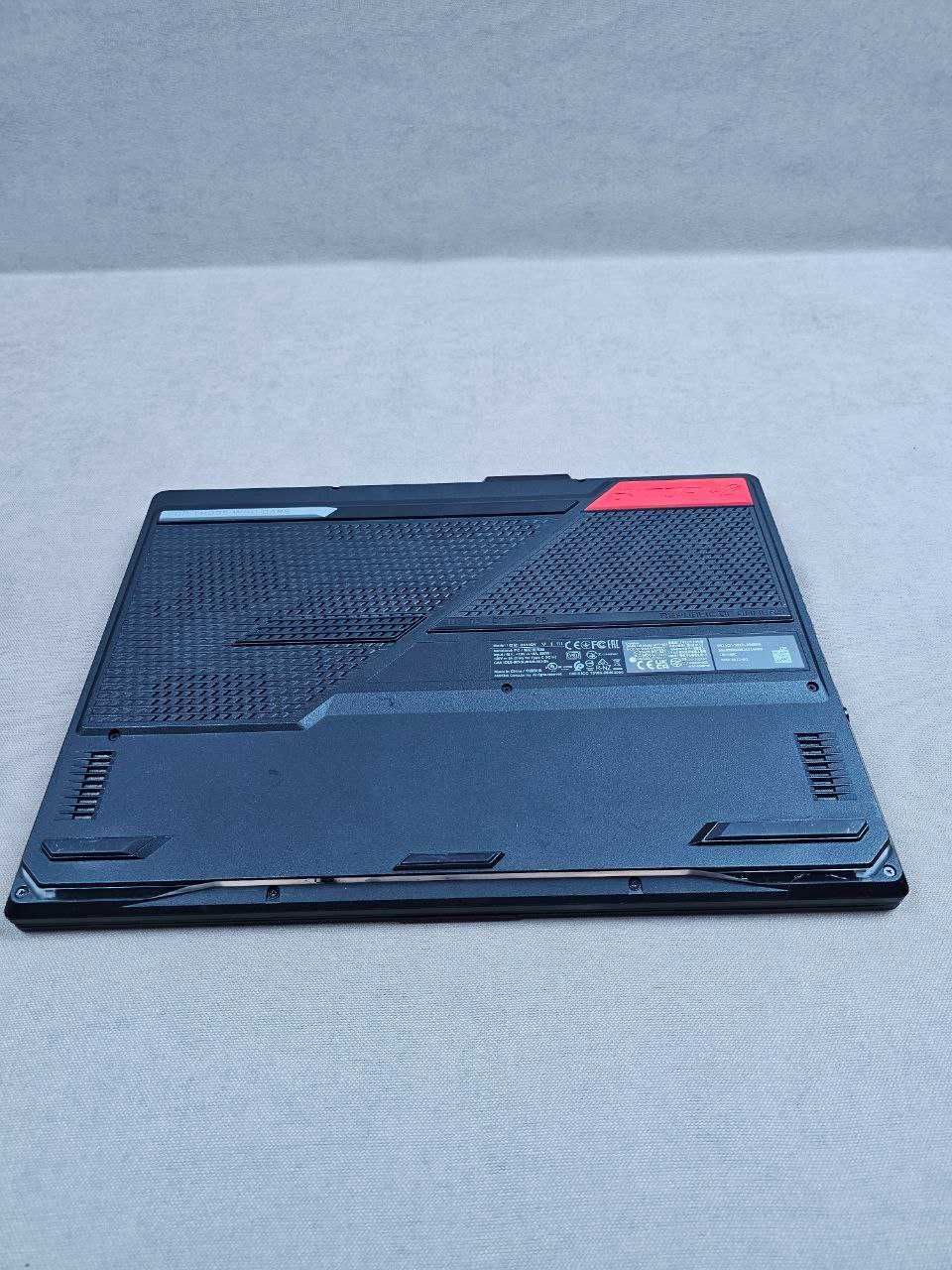 Ігровий ноутбук ASUS ROG STRIX G15/QHD/165Hz/R9-5980HX/RX 6800M/16GB