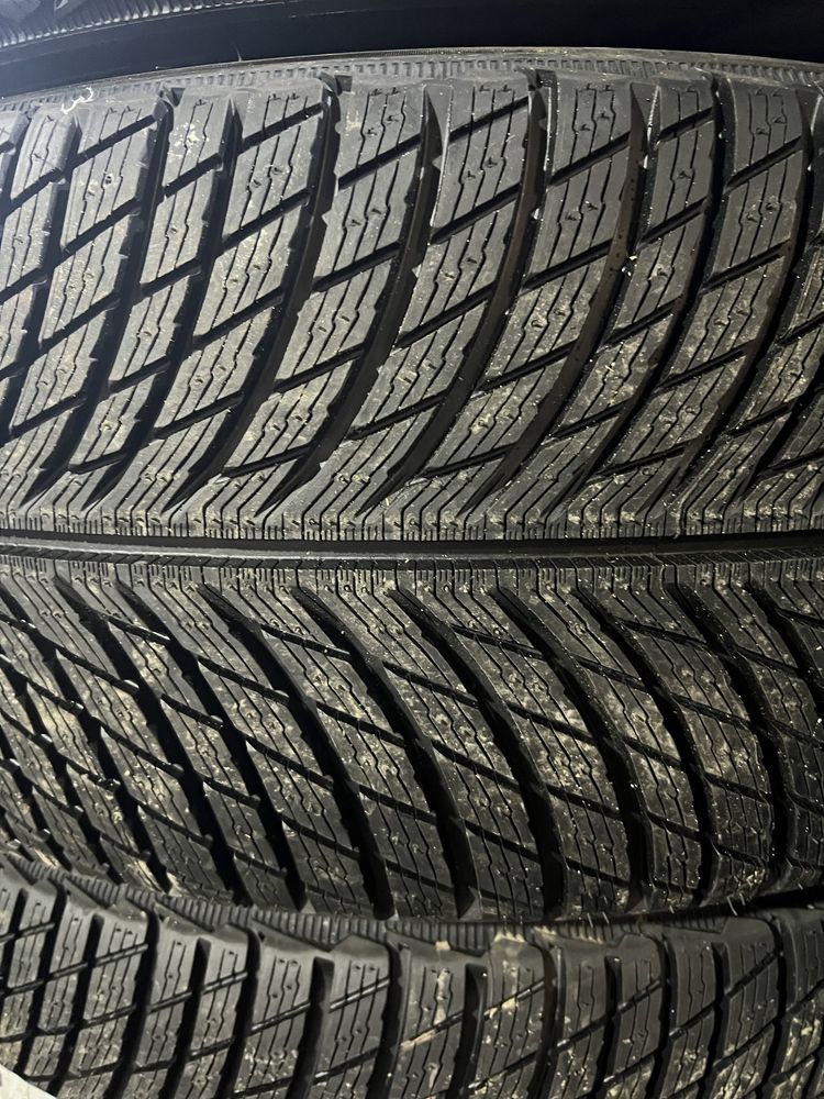 Зимові шини 4шт 285/45R22 Michelin Pilot Alpin 5