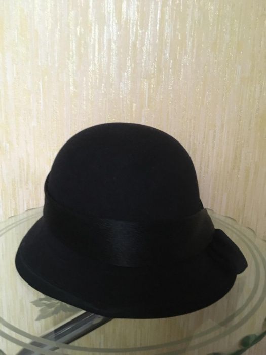 продам черную шляпку