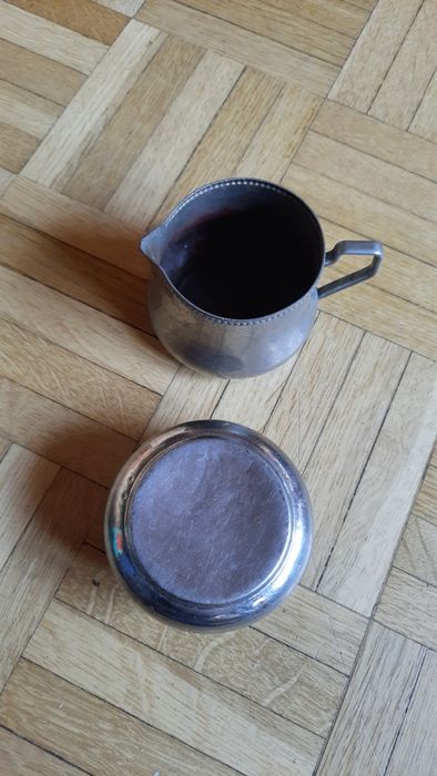 Dzbanki zabytkowe mosiądz