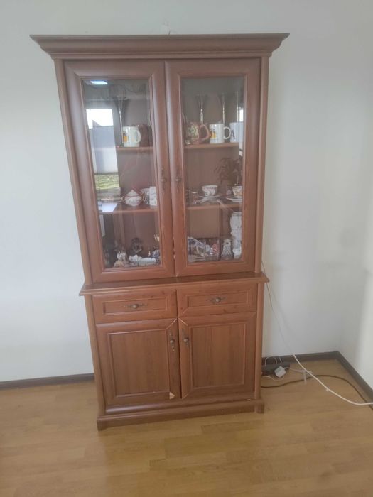 Stylowa witryna BRW Kent (komoda i nadstawka) - klasyczna i elegancka