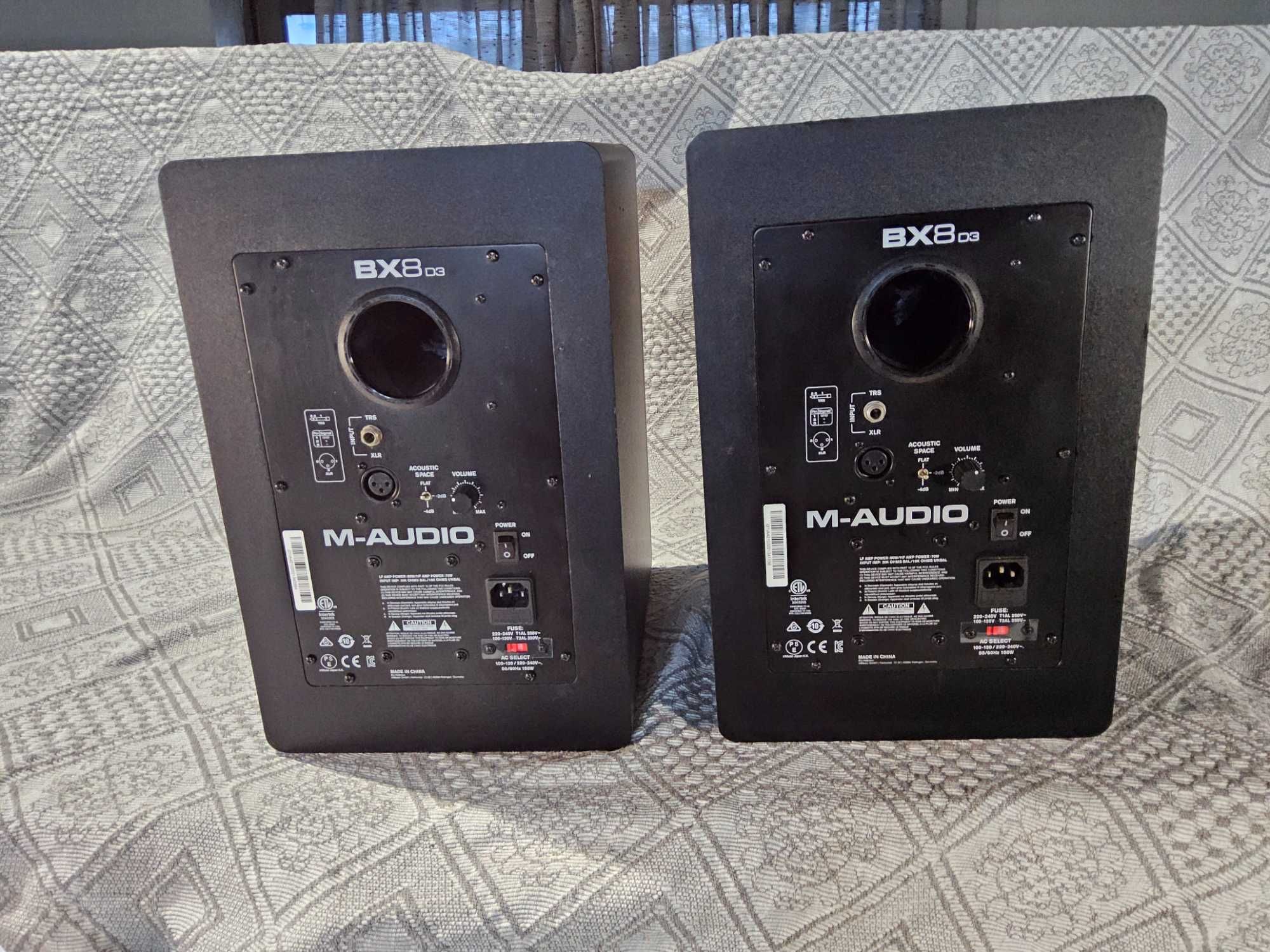 Colunas Monitoras de Estúdio Ativas    M-AUDIO BX8 D3   SEMI-NOVAS