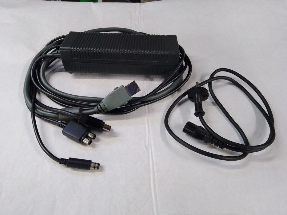Zasilacz do wszystkich konsol Xbox 360 oraz One fat