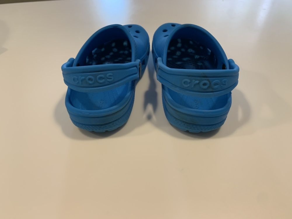 Продам Crocs размер С8