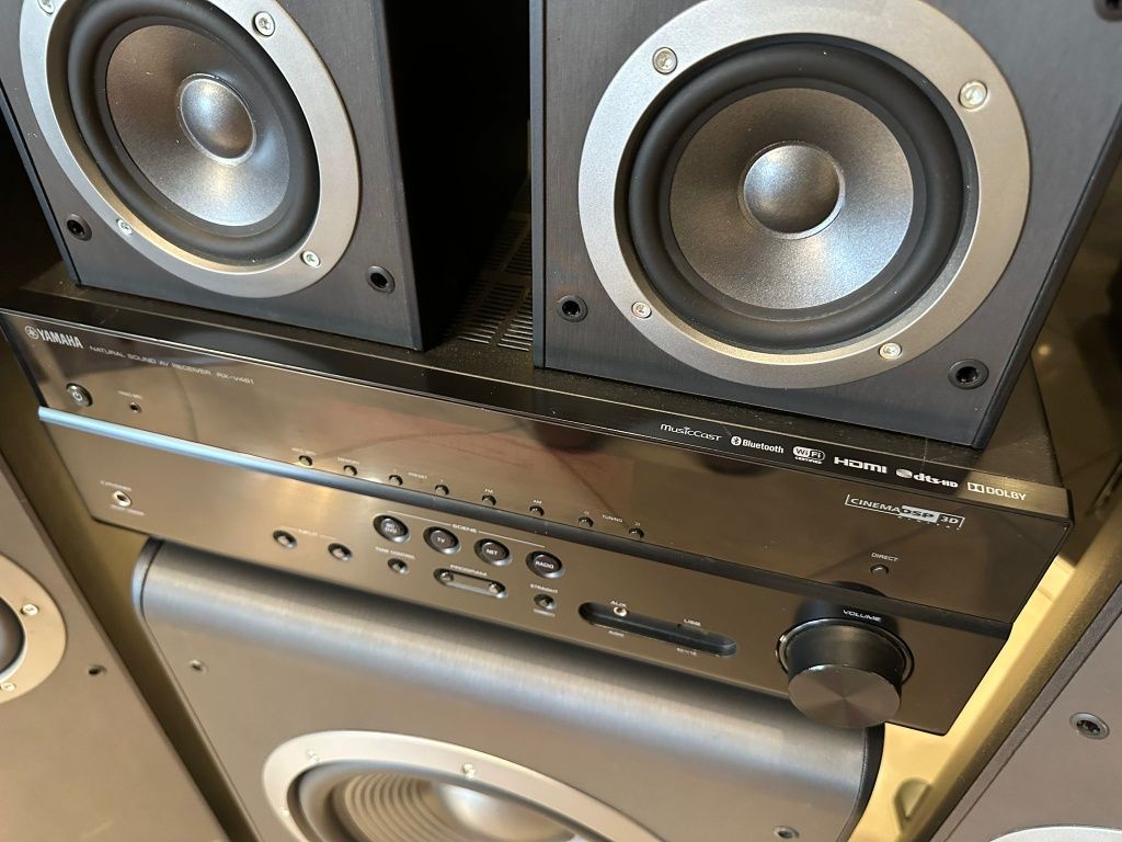Kino Domowe JBL Yamaha Kolumny ES Amplituner Subwoofer Aktywny JBL 250