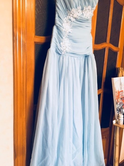 Платье на выпускной или свадебное
