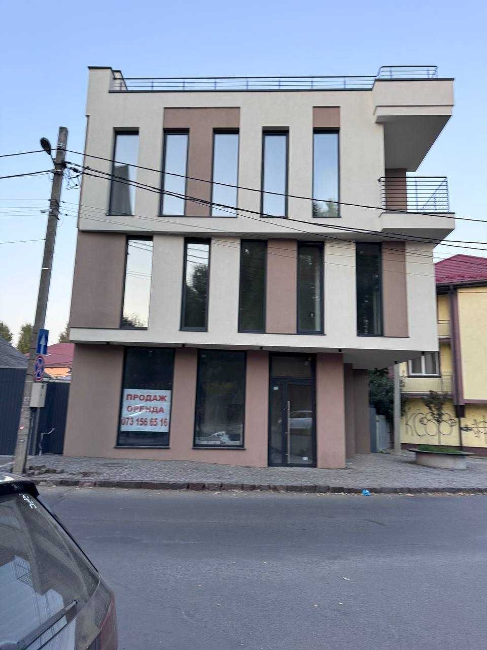 Продаж торгово-офісної будівлі в центрі Ужгорода (можлива оренда)