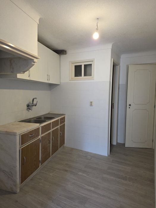 Garagem com 40 m² em São Pedro do Estoril