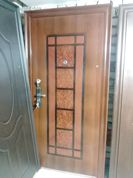 Продам двері металеві