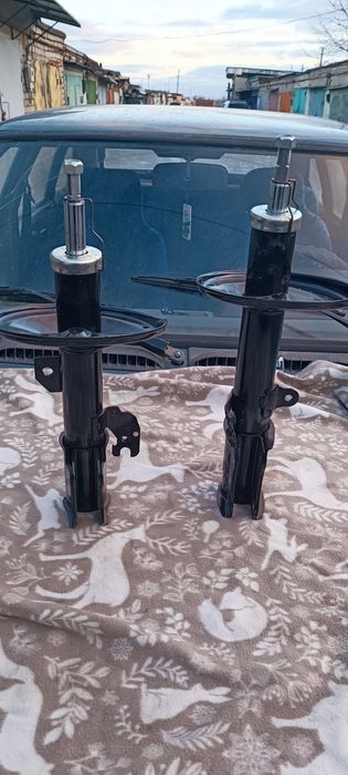 Продаю амортизаторы Tokico на Камри 40 арабка,австралийка