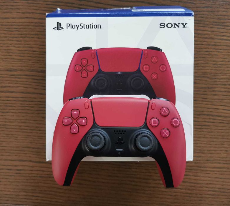 Pad DualSense PS5 Cosmic Red czerwony – nowe analogi magnetyczne