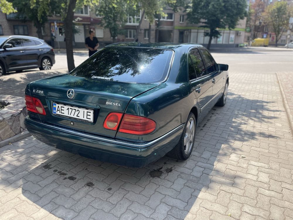 Продам мерседес в 210 2.2 дизель