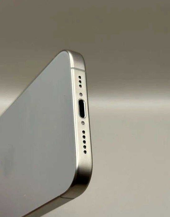 iPhone 15 Pro, 256 ГБ