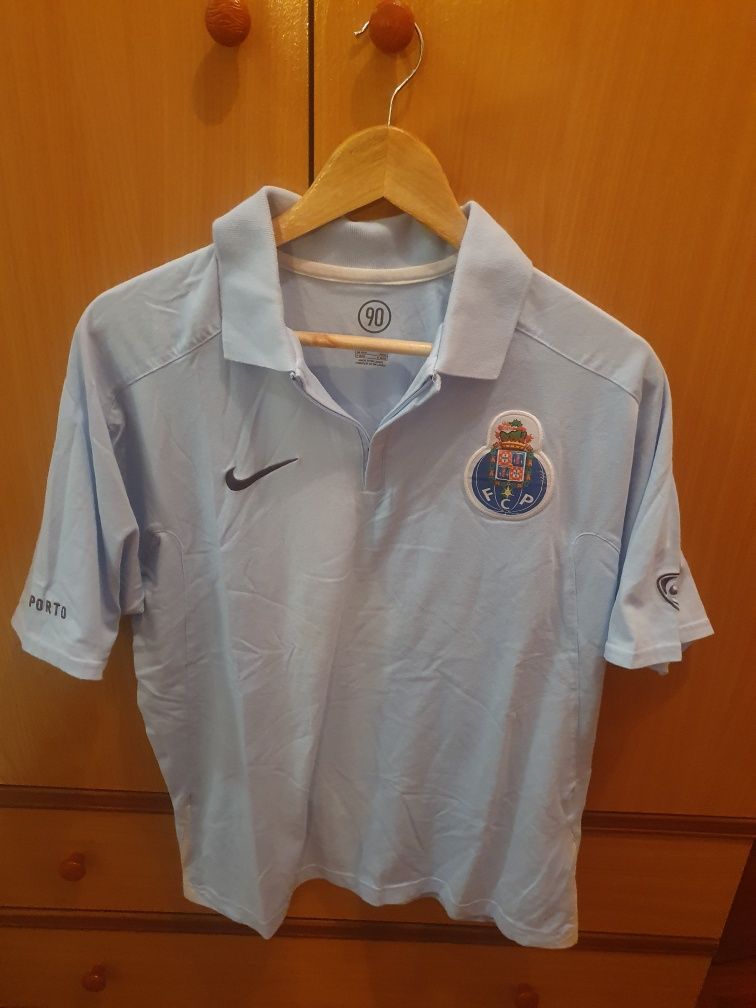 Polo de homem azul claro