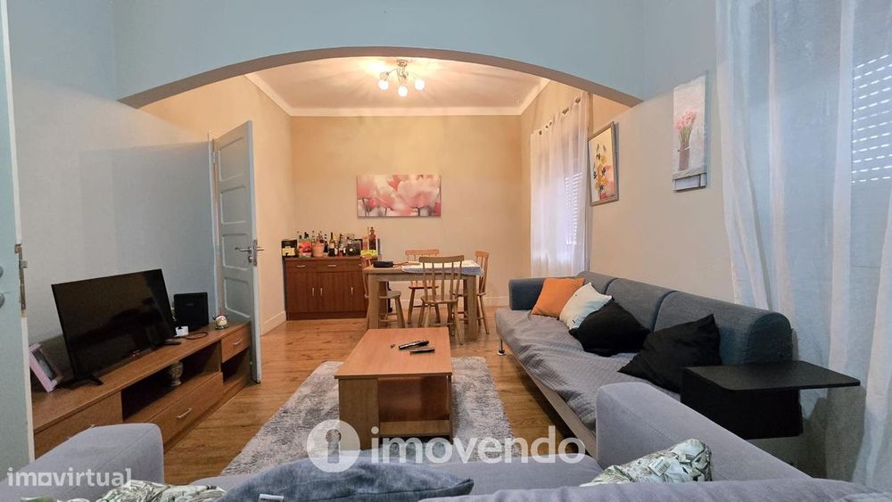 Prédio urbano, com três apartamentos T4, em Asseiceira, Tomar