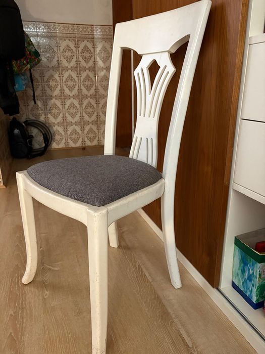 Vendo 5 cadeiras usadas mas em bom estado