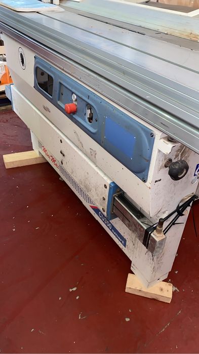 Univerdal “monofiasica” com esquadrejadora marca Mini max grupo SCM