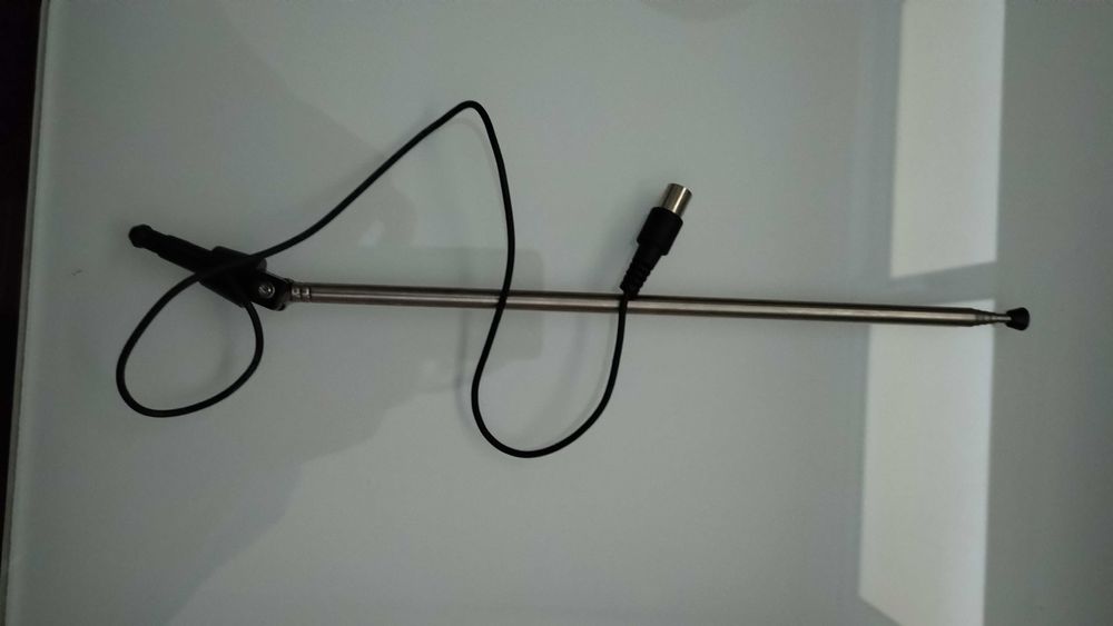 Antena interior extensível para TV