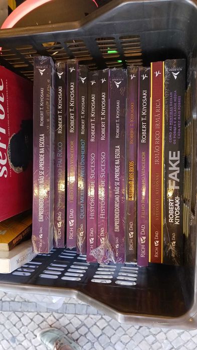 Napoleon Hill e Robert Kiyosaki (Colecção pai rico) - 22  livros