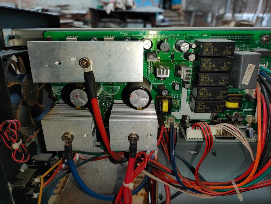 ИБП EnerGenie Pure Sine 3000VA (EG-UPS-PS3000-01)