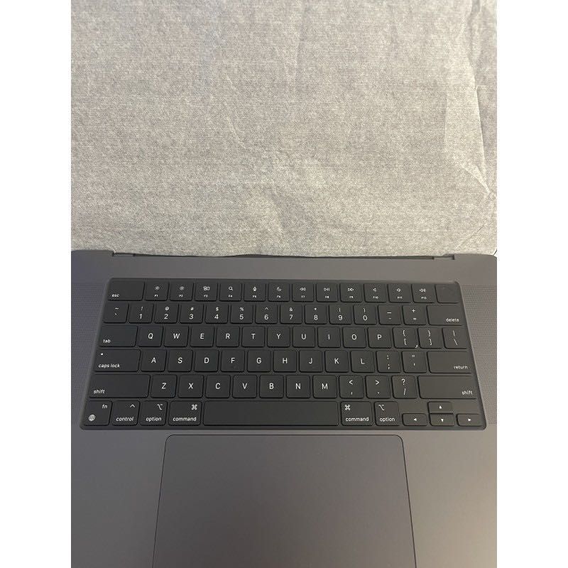 MacBook Pro 16" M4 Max 16-CORE CPU 40-CORE GPU/64GB/2TB/US CZARNY