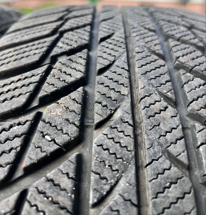 Opny 225/45/18 zimowe Bridgestone