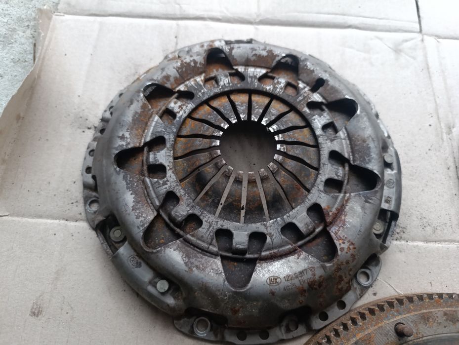 Комплект щеплення маховик 1.6 Fsi Touran Caddy Octavia Passat Golf 5 a