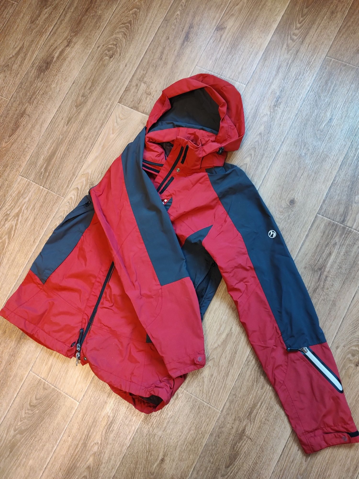 Курточка First B water- windproof. Розмір S, 42-44 український