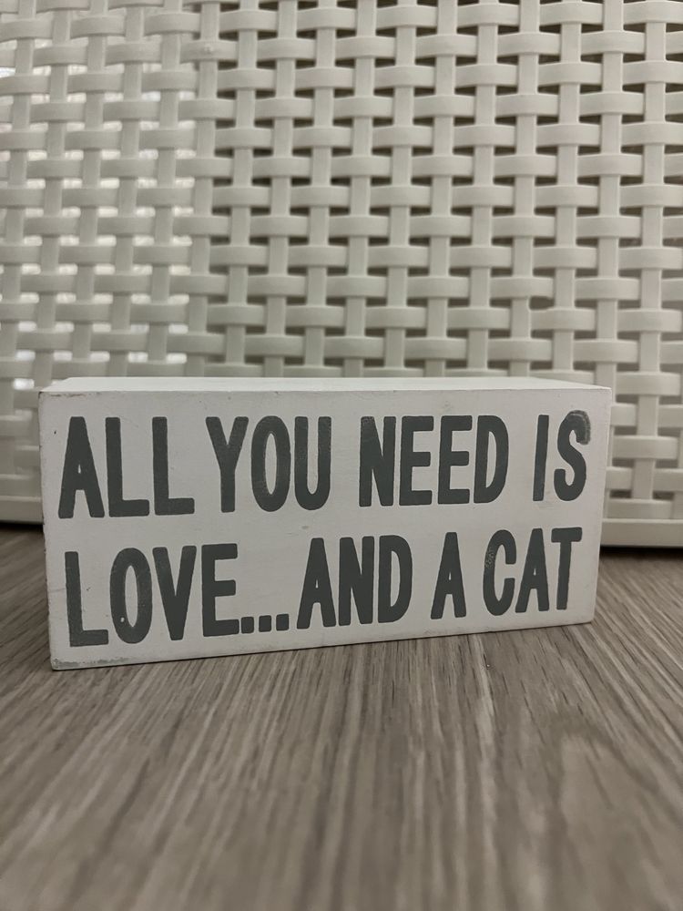 All You Need Is Love …And A Cat интерьер/ деревяный блок/ декор