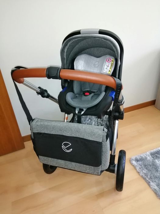Vendo carrinho de bebé em ótimo estado