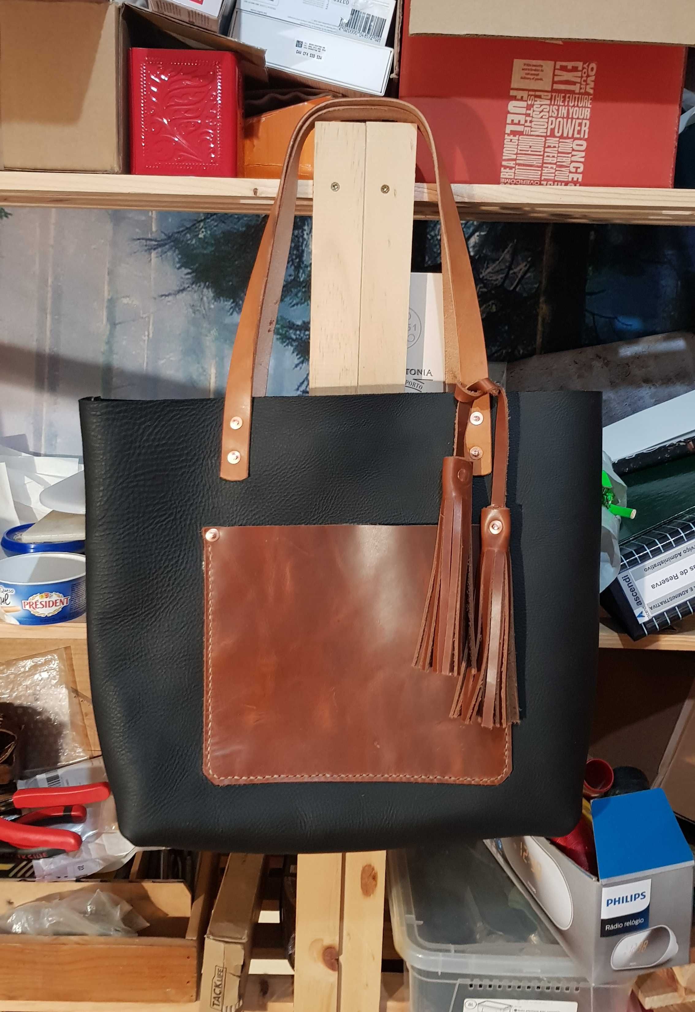 Saco Tote Bag em couro Bovino feito Totalmente a Mão